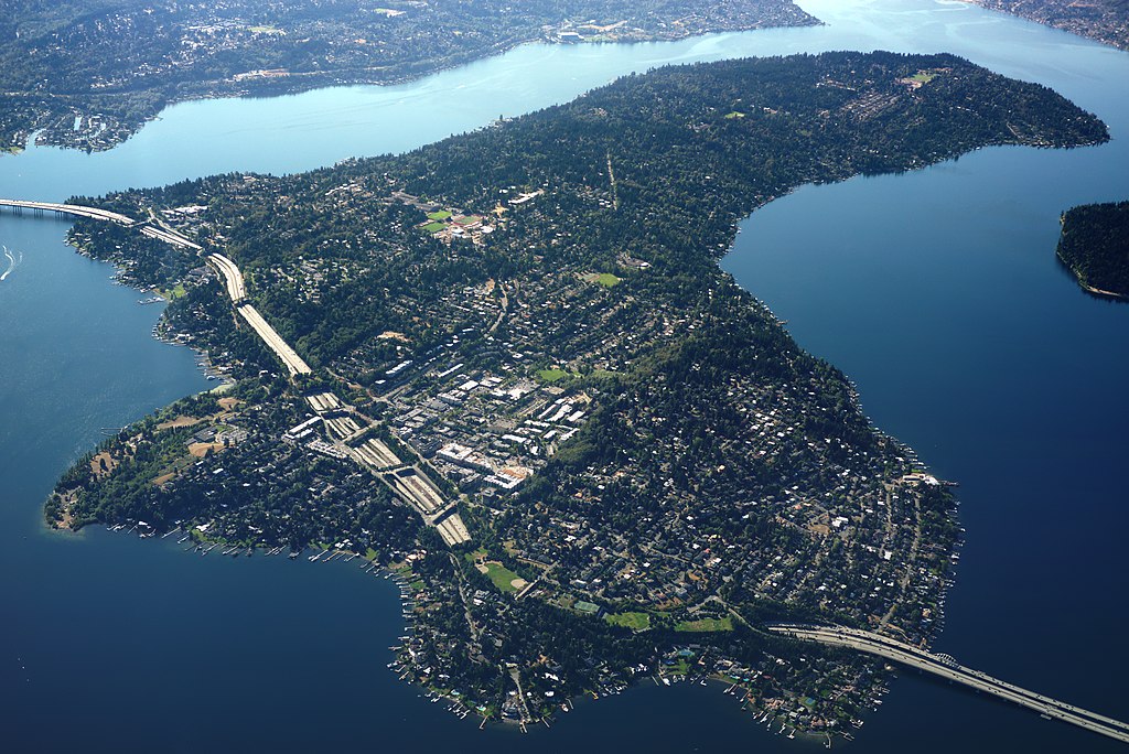 An aerial photograph of Mercer Island that shows the light rail station and the surrounding residential land use.